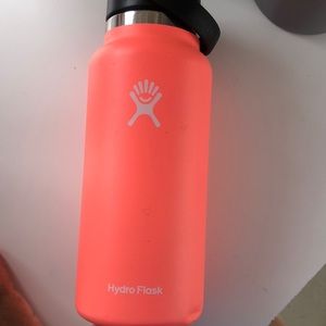 Hydroflask 32oz hibiscus